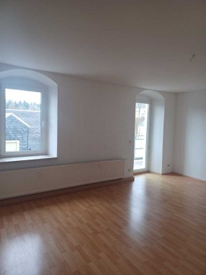 Helle 2-Raum Wohnung mit Balkon