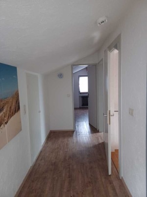 Großzügigie Dachgeschosswohnung