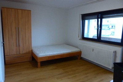 1,5-Zimmer Wohnung frisch saniert,möbliert mit Balkon im 4. OG mit Fahrstuhl in Mannheim