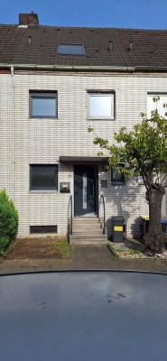 Charmantes Reihenhaus mit 4,5 Zimmern in Duisburg-Hüttenheim