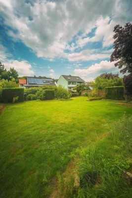 Bungalow mit Einliegerwohnung und großem Grundstück