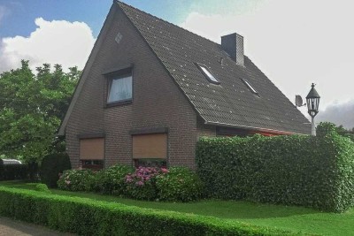 Wohnen, wo andere Urlaub machen: Charmantes Einfamilienhaus in Strandnähe