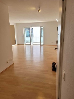 1-Zi-Apartment, Seniorenresidenz ( ab 60 Jahren ) im 1. OG, barrierefrei, Balkon, EBK