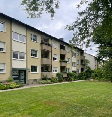 Endlich eine Ruhige mit schönem Balkon... und Garage!