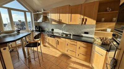 Stunning apartment * premium furnished * large, bright bathroom * modern kitchen * balcony * garage