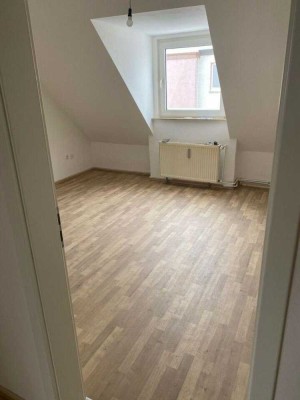 Moderne 2-Zimmer-Dachgeschosswohnung mit ca. 46 m² Wohnfläche