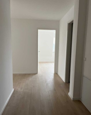 Helle 3-Zimmer Wohnung im 4. OG mit Balkon in Potsdam-Stern