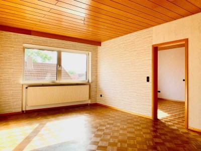 Attraktive 3,5 ZKB mit Balkon und EBK in ruhigem Wohn-Geschäftsgebäude