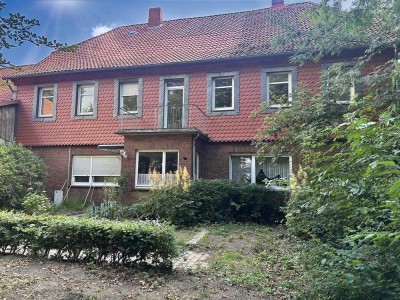 Sibbesse-Adenstedt: Ehemaliges Forsthaus mit Nebengelass und großem Grundstück