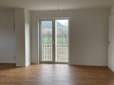 2 Raum-Wohnung mit Loggia, Badewanne+Dusche