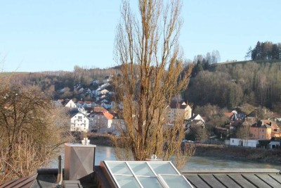 Neuwertige 3-Zimmer-Wohnung mit Balkon und EBK in Passau