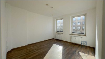 Helle Zwei-Zimmer Wohnung mit Tageslichtbad