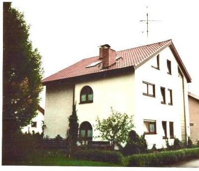 Schöne 4,5-Zi-Maisonettewohnung mit Garten, Hobbyraum und Doppelgarage in Nürtingen