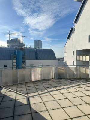 Außergewöhnliche Dachgeschoß-Maisonette mit Dachterrasse, Klimaanlage, Pool/Wellness - Der Sonne entgegen.