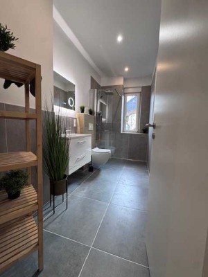 Sanierte Erdgeschosswohnung mit Garten