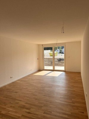 Neubau Wohnung mit 3 Zimmern, Terrasse und Gartenanteil in Geislingen