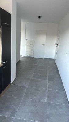 Sanierte 3-Zimmer-Wohnung mit Balkon und EBK in Frankfurt