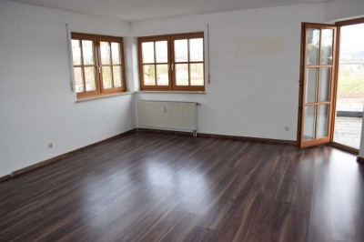 Sehr schöne helle 3-Zimmer-Wohnung mit sehr großen Balkon in Waltenhofen