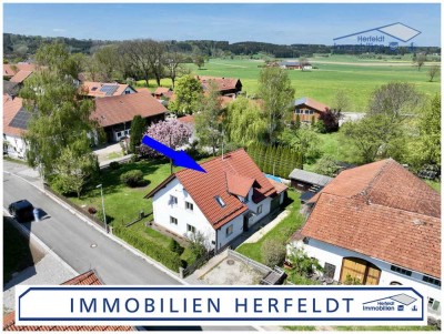 Gemütliches Einfamilienhaus mit Pool & viel Potenzial am Ortsrand zu einem bezahlbaren Preis