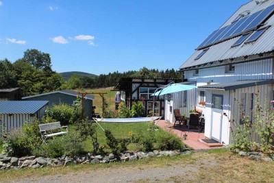 Ein - bis Zweifamilienhaus im Wald mit herrlich unverbautem Ausblick