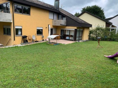 Ansprechende 5-Zimmer-Wohnung mit Freisitz und Grosser Rasenfläche in Dettenhausen
