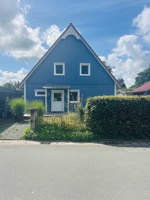 Stilvolles Einfamilienhaus mit Charme und idyllischen Garten in Holzbunge