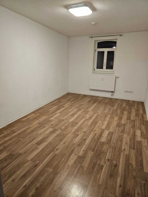 3-Zimmer, Küche, Bad in toll saniertem Altbau!