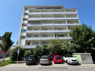 RESERVIERT - Sonnige, solide vermietete 2,5 Wohnung mit EBK, Lift und TG-Stellplatz
