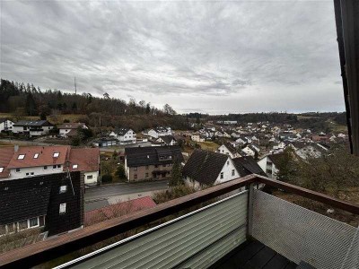 Attraktive 2-Zimmer-DG-Wohnung mit Balkon und EBK in Wildberg, Sulz am Eck