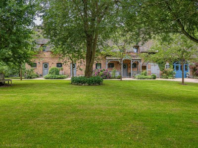 Exklusives Landgut mit Reitanlage im Naturpark Westensee