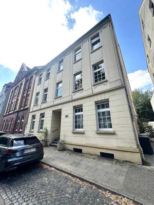 ...EHRENSACHE... Charmante & großzügige Dachgeschosswohnung mit Altbauflair in Herne!