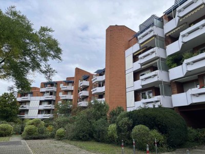 Vermietete 4-Zi.-ETW mit 2 Balkonen, Loggia, Tiefgaragenplatz, Blick ins Grüne, Aufzug