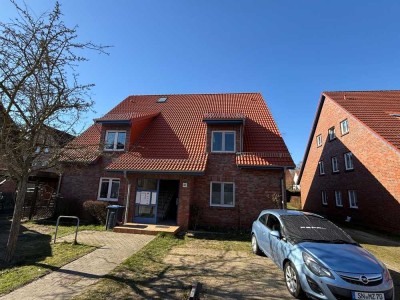 Attraktive 4 Zimmer-Wohnung mit kl. Balkon und zwei Stellplätzen in Friedrichsthal zu mieten!