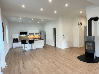Provisionsfrei, 144 m2 Luxus Wohnung, weit unter Wert mit Sauna, Kamin, Familienfreundlich, Aufzug