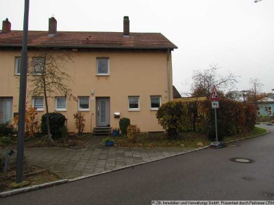 Reiheneckhaus im zentrum von Neutraubling