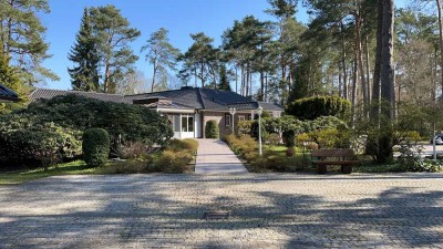 Provisionsfrei: Traumhafte Villa mit Gästehaus, Pool & Bauvorbescheid für 30 WE - nähe Hamburg