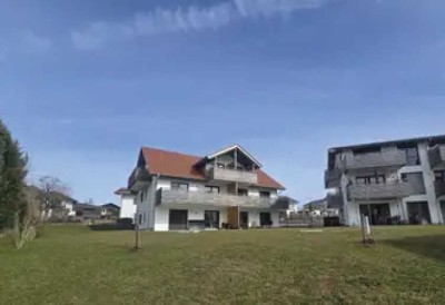 Bergpanorama inklusive - Geschmackvolle 3-Raum-Wohnung mit gehobener Ausstattung in Aitrang