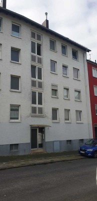 SCHÖNE ETAGENWOHNUNG MIT BALKON IN CITYLAGE