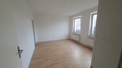 +Renovierte 4-Zimmer-Wohnung+