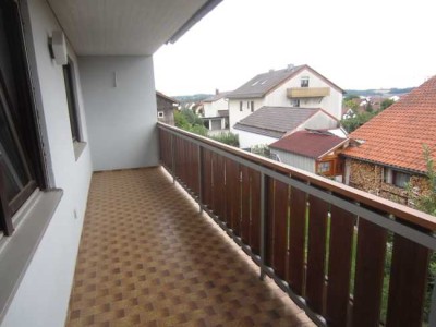 Schöne 5-Zimmerwohnung mit großen Balkon und Gartenmitbenutzung