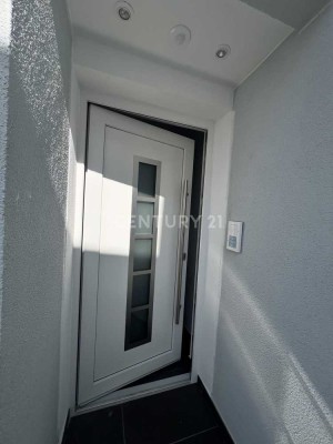 Kernsanierte Immobilie mit phänomenalem Ausblick