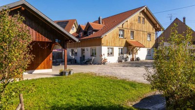 Zwei Welten. Ein Zuhause. Mit idyllischem Garten und viel Raum für Lebenskonzepte