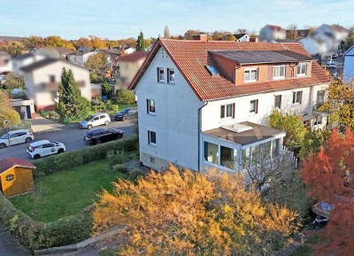 Sofort verfügbar: Großzügige Doppelhaushälfte in zentraler Lage am Philosophenwald – vielseitig n...