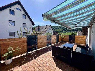 *GEMÜTLICH* 
Idyllisch gelegene Einfamilienhaus mit Carport, Garten & schöner Außenanlage in Aalen