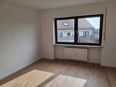 Neu renovierte 2-Raum-Wohnung mit Balkon im Zentrum von Meitingen