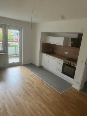 Frisch sanierte 3- Zimmer Wohnung mit EBK & Balkon in Herzogenaurach