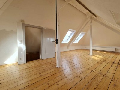 Vollständig renovierte 3-Zimmer-Maisonette-Wohnung mit Einbauküche in Remscheid