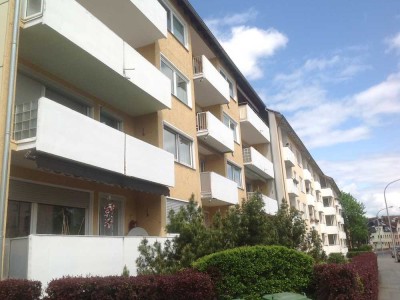 Ansprechende und gepflegte 3-Raum-EG-Wohnung mit Balkon in Hof