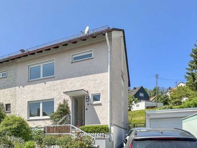 Gepflegte DHH mit Küche und Garage in Ruhelage von Falkenstein