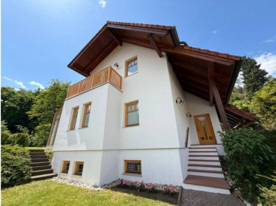 Möbliertes Einfamilienhaus mit Garten, Pool und Sauna